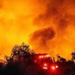 En Estados Unidos, un incendio fuera de control provoca que miles sean evacuados en California